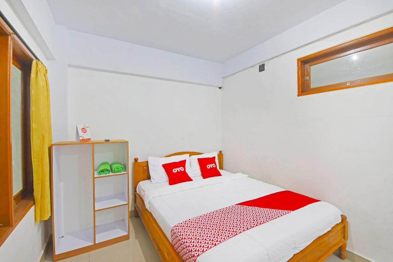 Oyo 90967 Soka Asri Guest House Darmasaba Екстер'єр фото