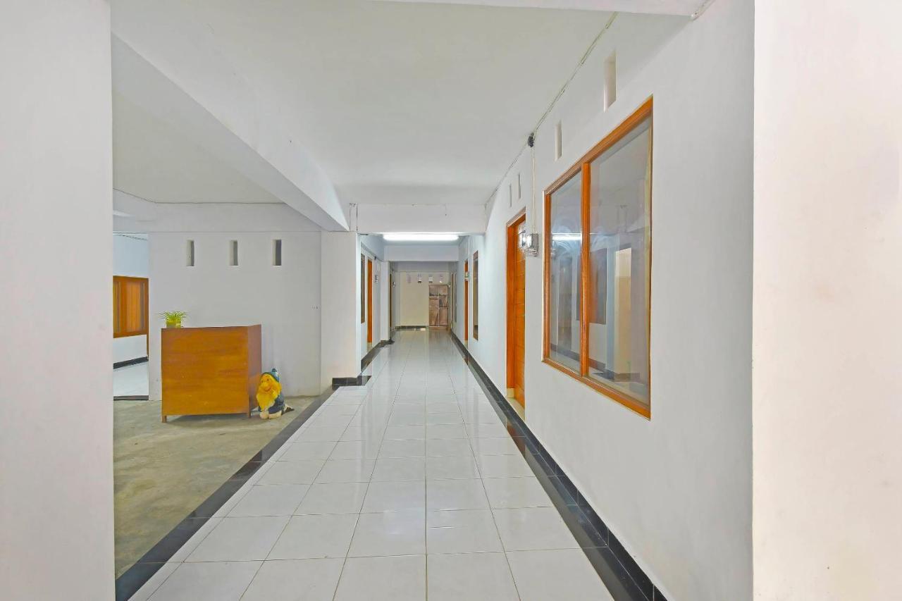 Oyo 90967 Soka Asri Guest House Darmasaba Екстер'єр фото