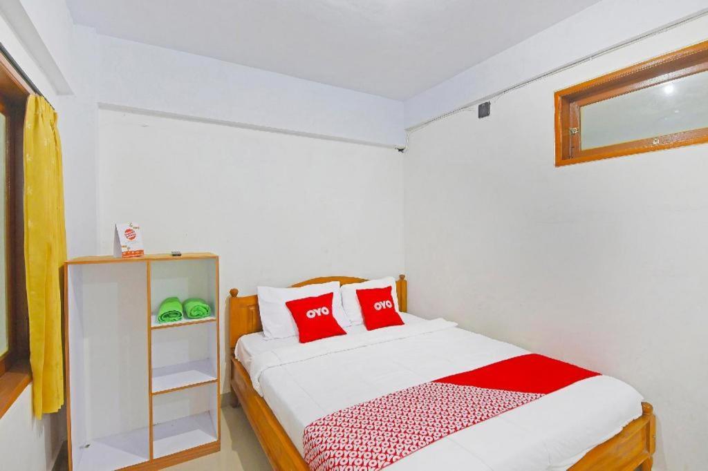Oyo 90967 Soka Asri Guest House Darmasaba Екстер'єр фото